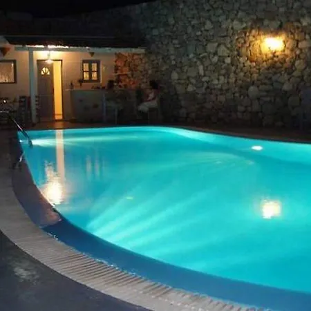 Lavarock Santorini *