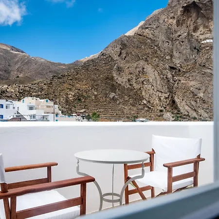 Lavarock Santorini 3* פריסה