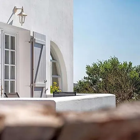 Lavarock Santorini 3*