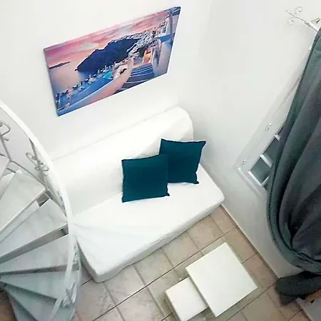 호텔 Lavarock Santorini 3*