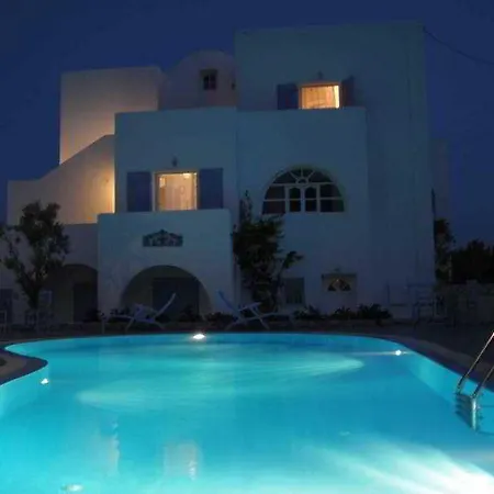 Lavarock Santorini מלון פריסה