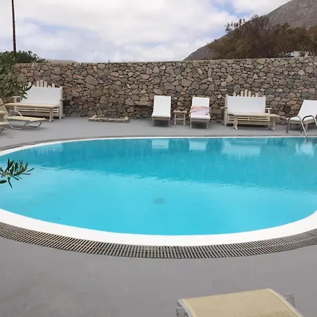 Lavarock Santorini מלון פריסה