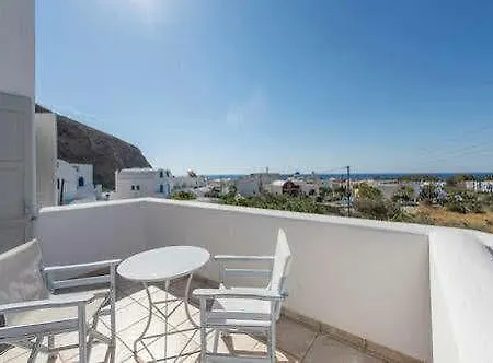 Lavarock Santorini מלון 3*