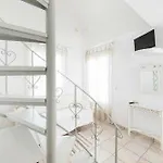 Hotel Lavarock Santorini 3*