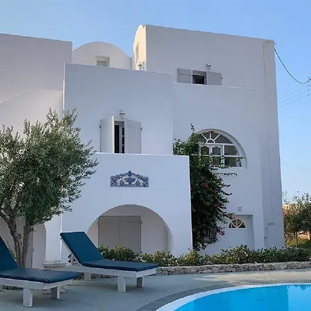 Lavarock Santorini Hotel 3*