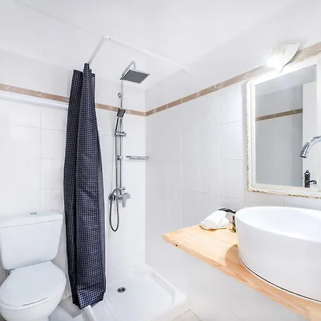 Hotel Lavarock Santorini 3*