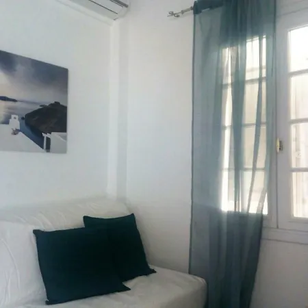 Hotel Lavarock Santorini 3*