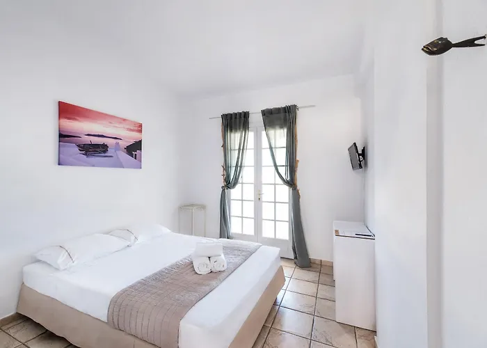 Lavarock Santorini 3* Perissa (Santorini)