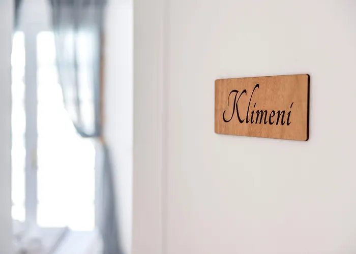 Lavarock Santorini 3*