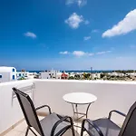 Lavarock Santorini 3* Perissa (Santorini)