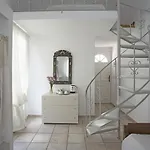 Lavarock Santorini 3* Perissa (Santorini)