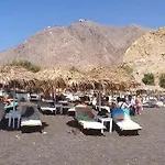 Lavarock Santorini Perissa (Santorini)