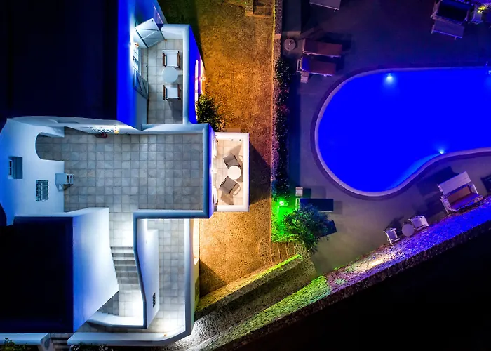 Отель Lavarock Santorini 3*