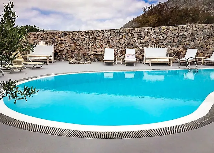 Отель Lavarock Santorini 3*