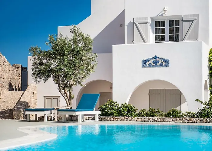 Lavarock Santorini 3*