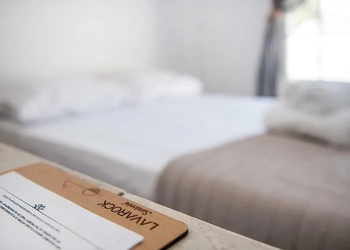 Lavarock Santorini Отель Перисса