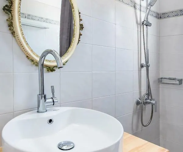 Отель Lavarock Santorini 3*